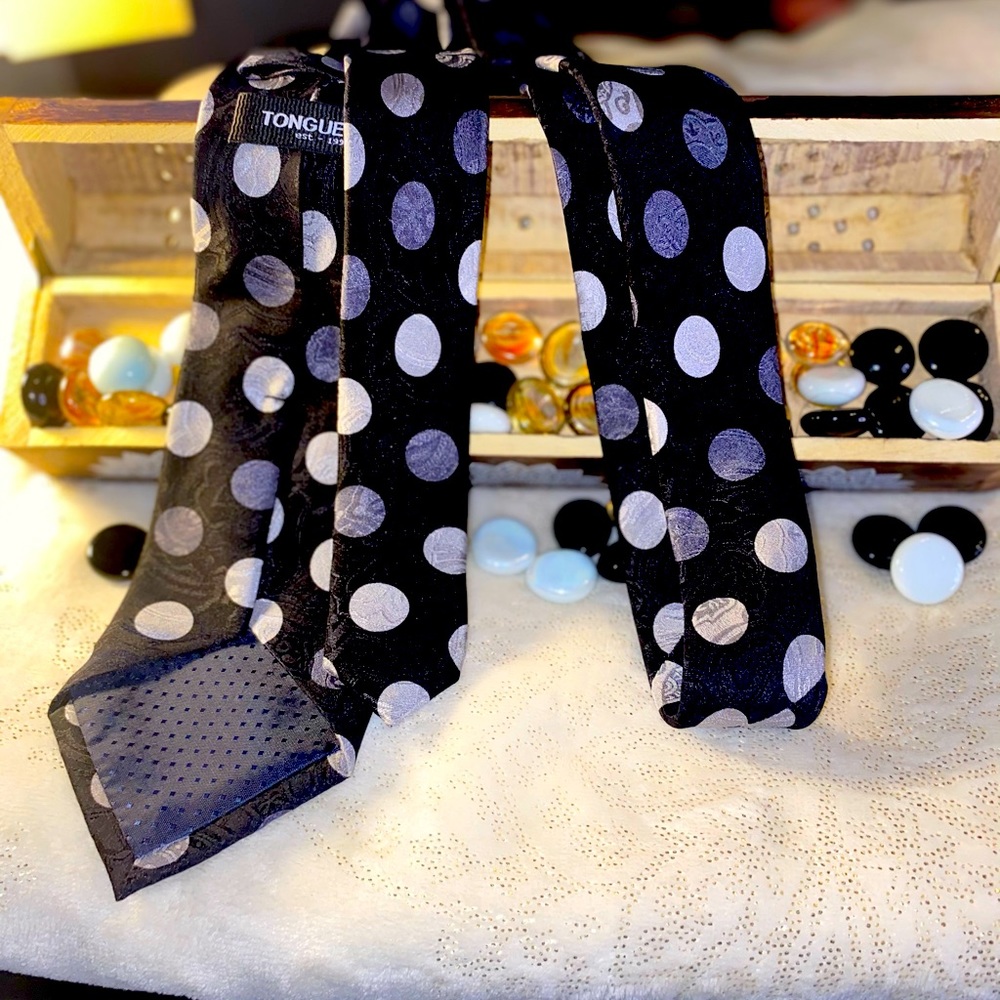 Black and white poka-dot tie!